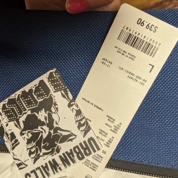 BNWT uniqulo sweatshirt - Picture 5 of 6